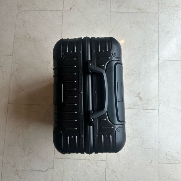 Rimowa original cabin suitcase - Picture 9 of 11